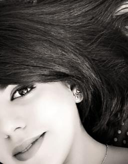 Niloofar Fa