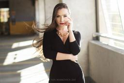 Cassandra Broz